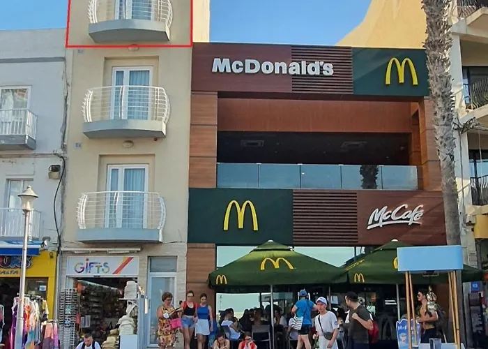 Bay Square * San Pawl il-Baħar